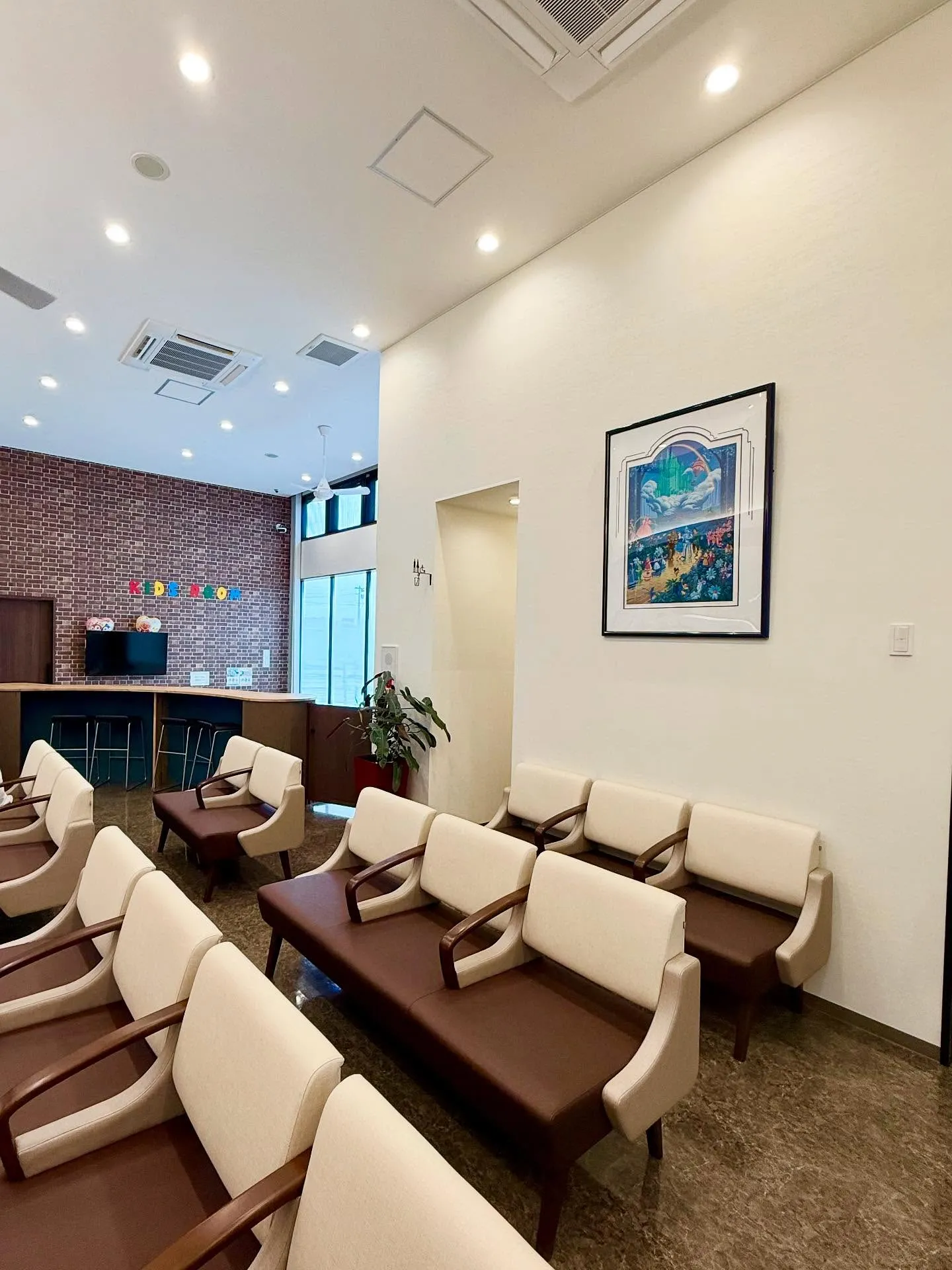 3ヶ月ほどで絵画を入れ替えてもらっています🖼️