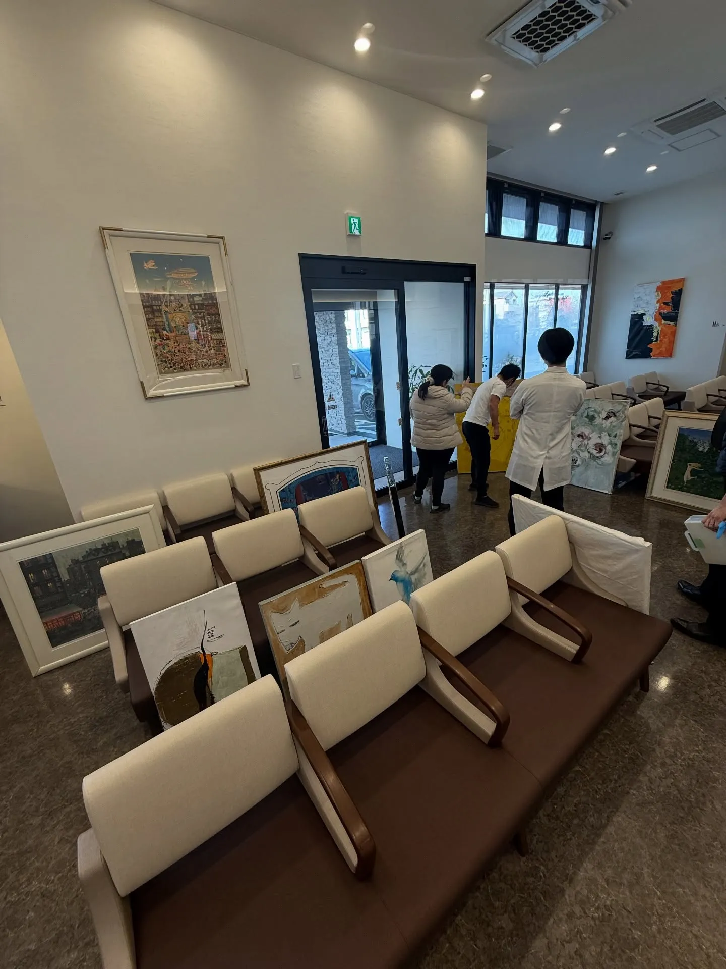 数ヶ月に一度、飾っている絵を変えています🖼️